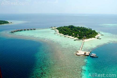 Nika Island Resort 